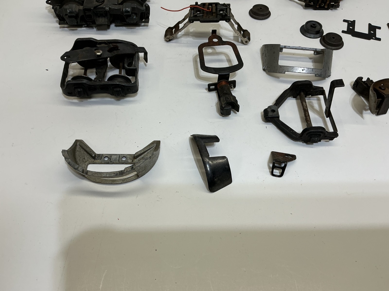 LIONEL ASSORTED F3 TRUCK PARTS