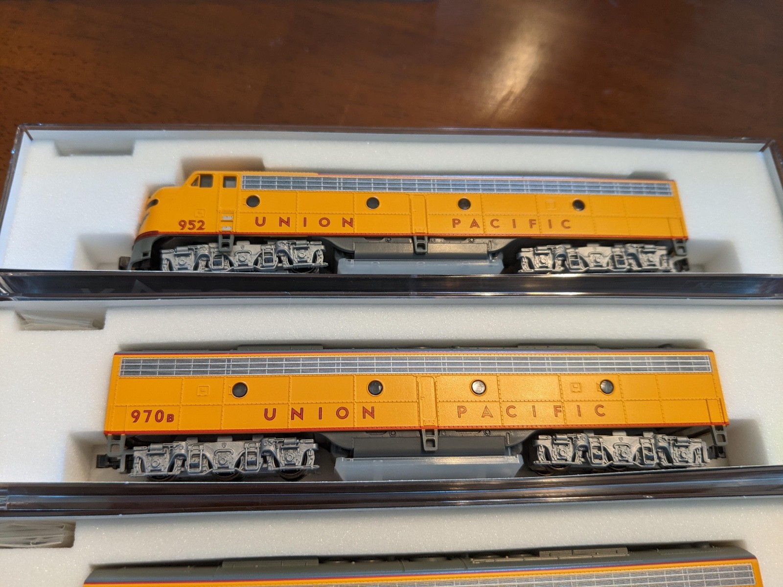 KATO N Scale E9A & E9B Union Pacific Locomotive 4 Engine Set
