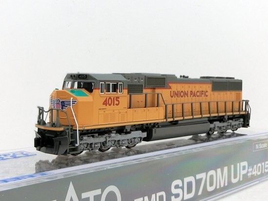 Kato 176-4015 EMD SD70M FLAT RADIATOR UP 4015 N Gauge UNION PACIFIC NEW