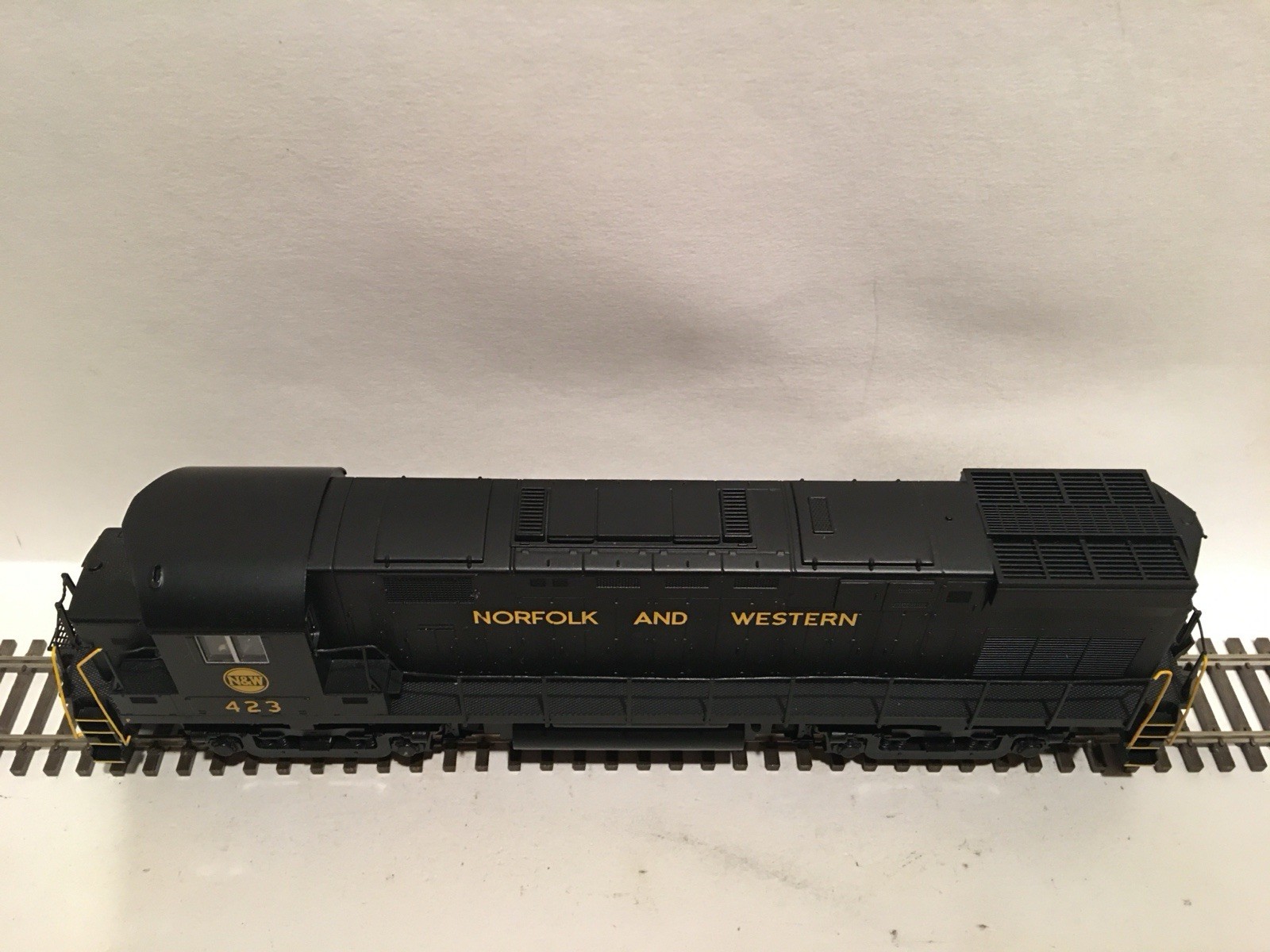 HO Atlas Classic Norfolk & Western ALCO C-424 Powered Diesel Locomotive N&W #423