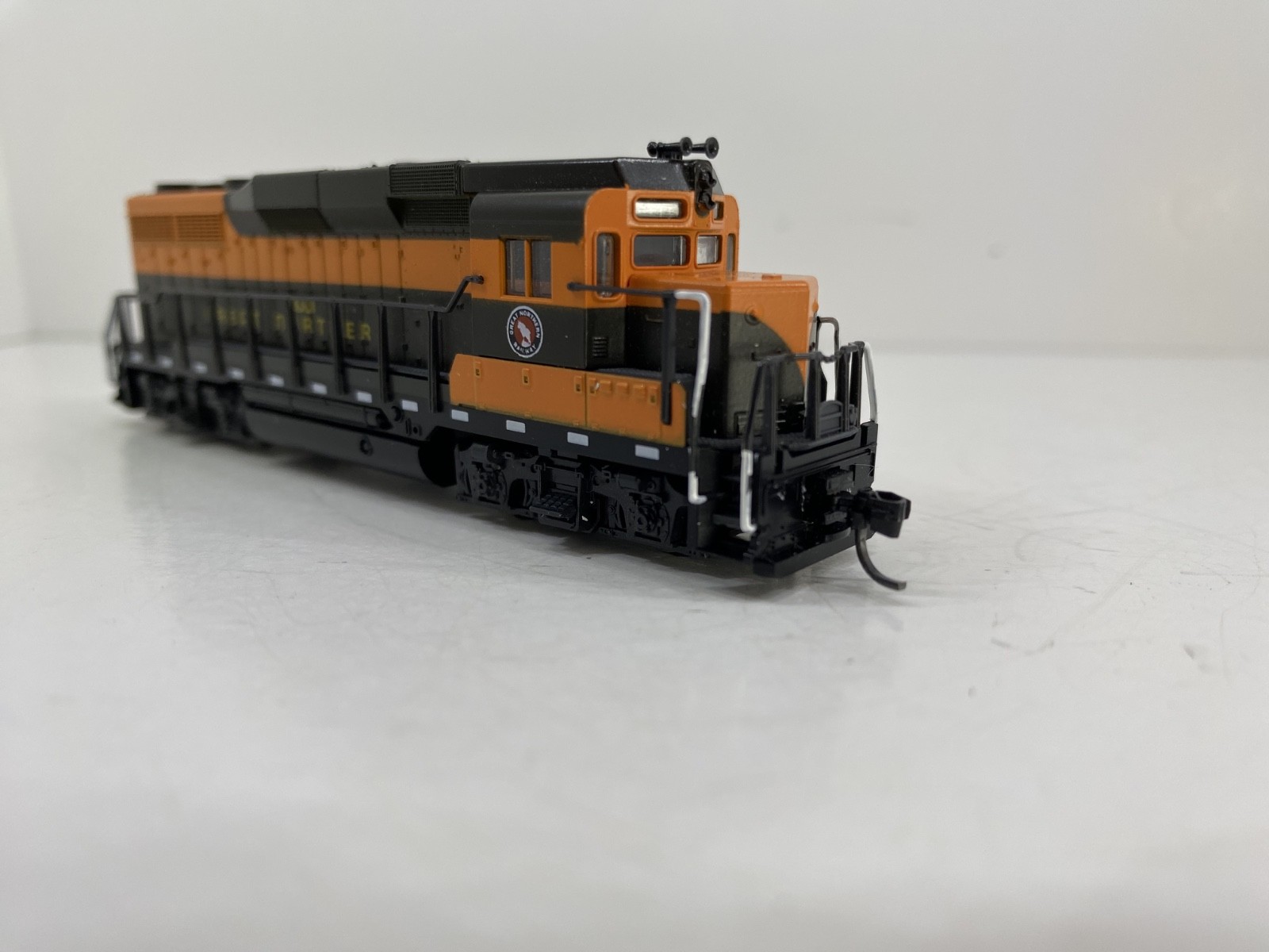 Atlas N Scale EMD GP30 #4730 Great Northern Diesel Locomotive Rd#3001