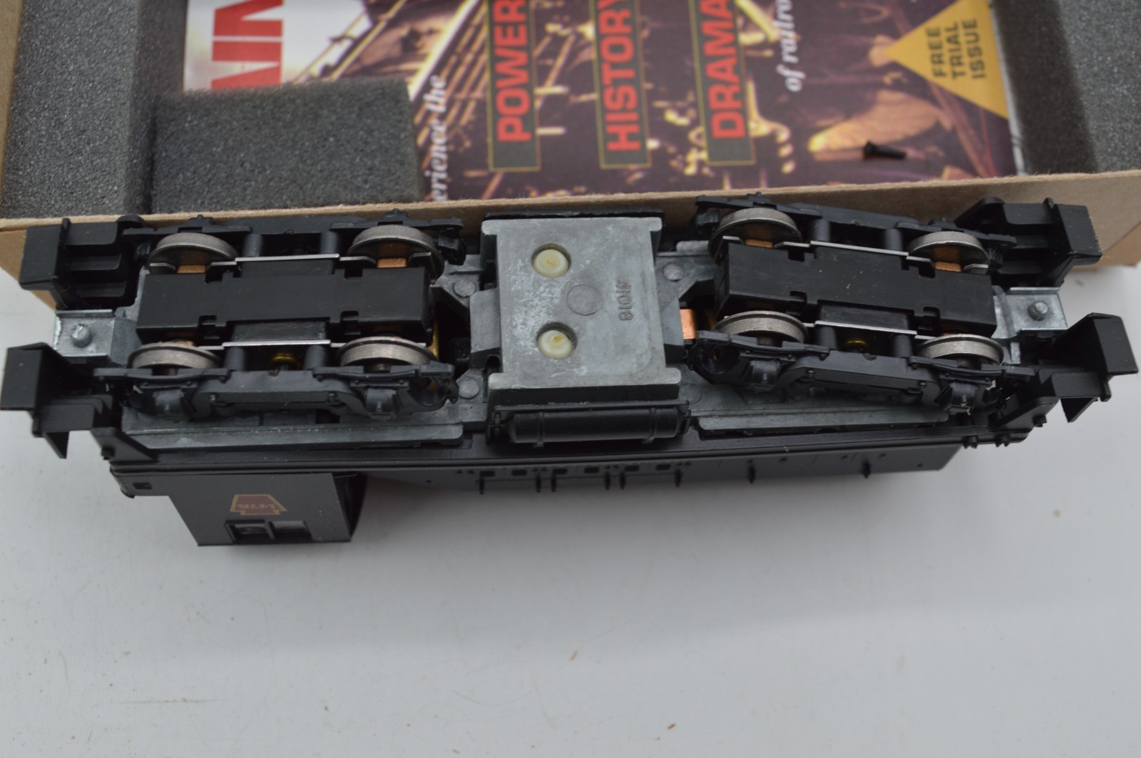 HO Scale Athearn SW-1500 Diesel Locomotive Pennsylvania Black #1478 – 4008