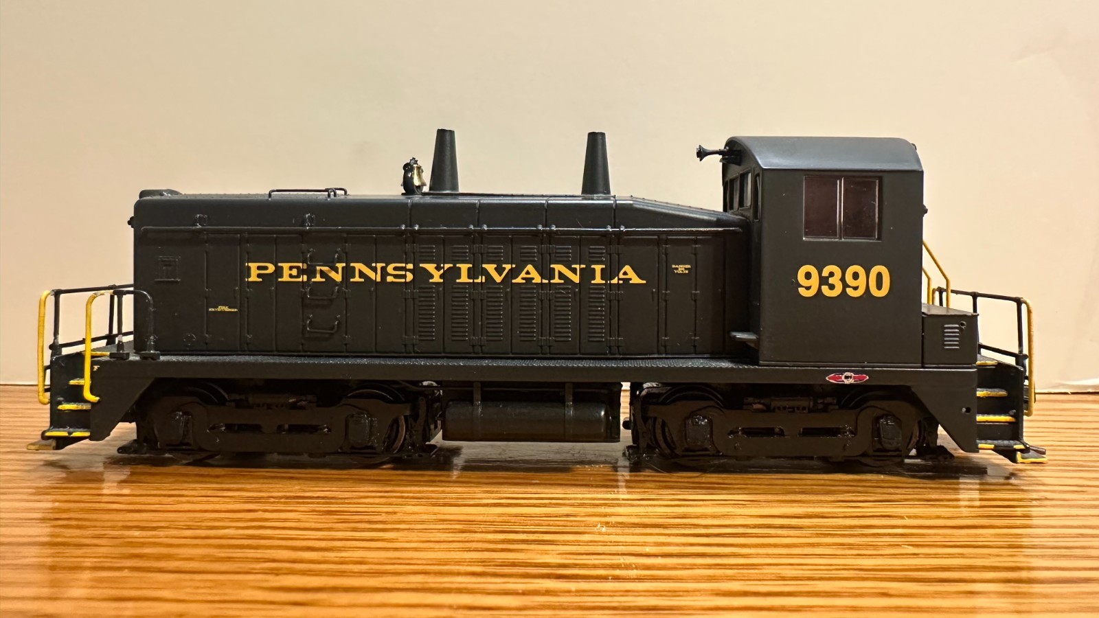 Broadway Limited Imports HO Scale PRR SW7 #9390 W/ QSI Upgrade Chip