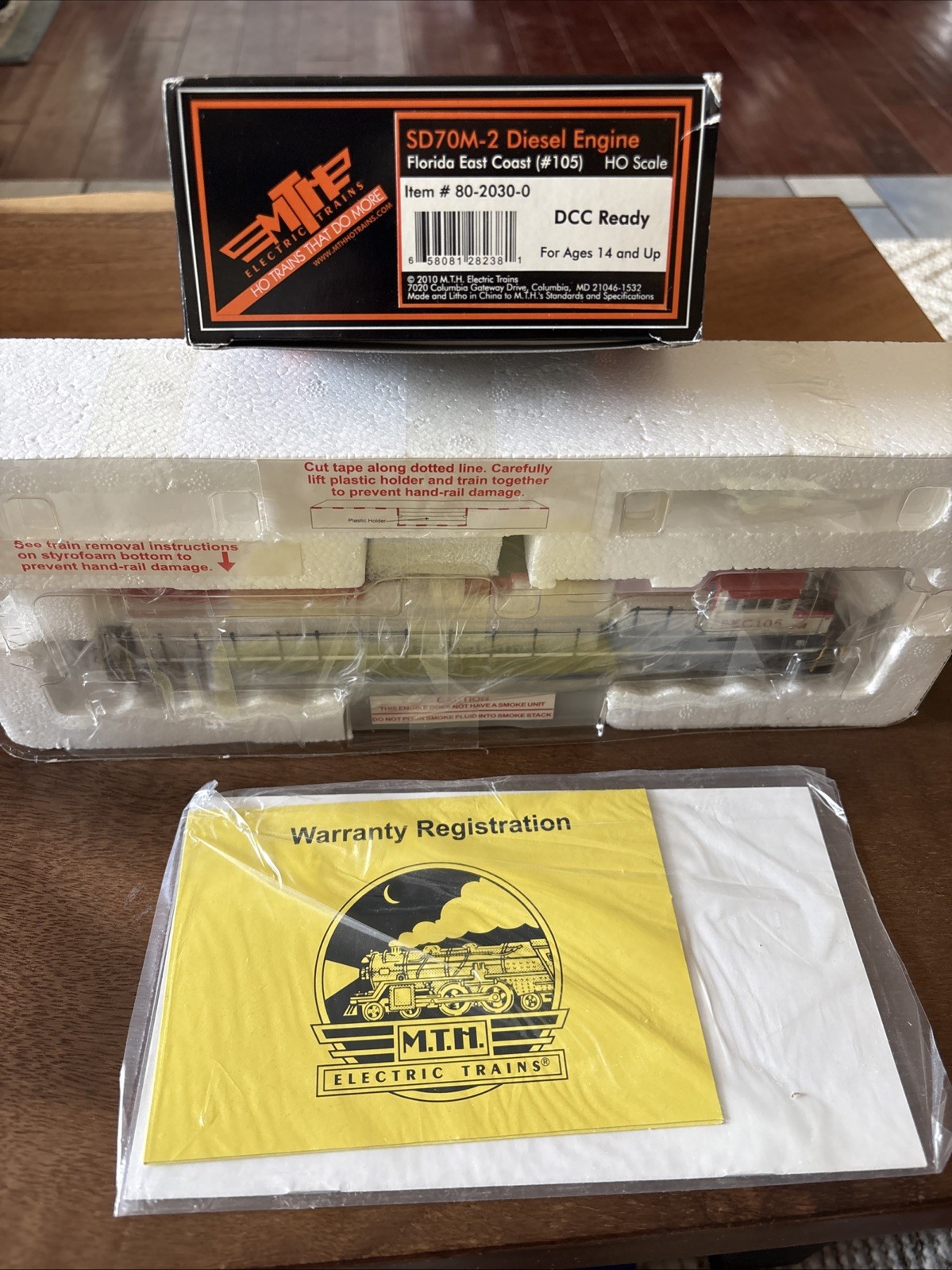 HO scale Smthe Florida East Coast FCE SD70M-2 Locomotive #105 DCC ready New