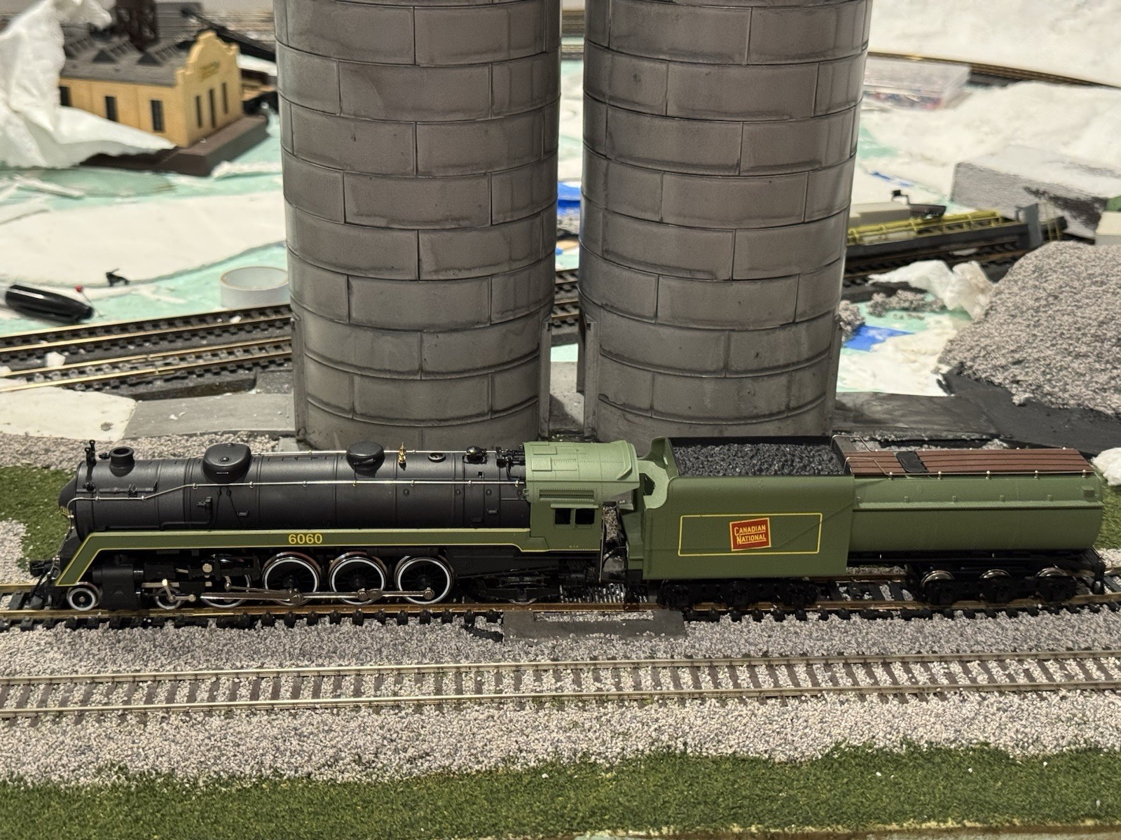 MEHANO Canadian National HO Scale C.N. 6060 Locomotive Coal Vandy Tender 4-8-2