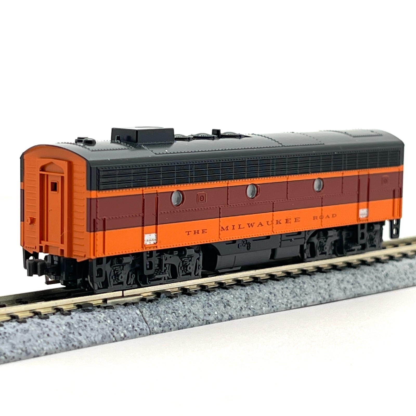 Kato N Scale Milwaukee Road EMD FP7B Diesel Locomotive Standard DC