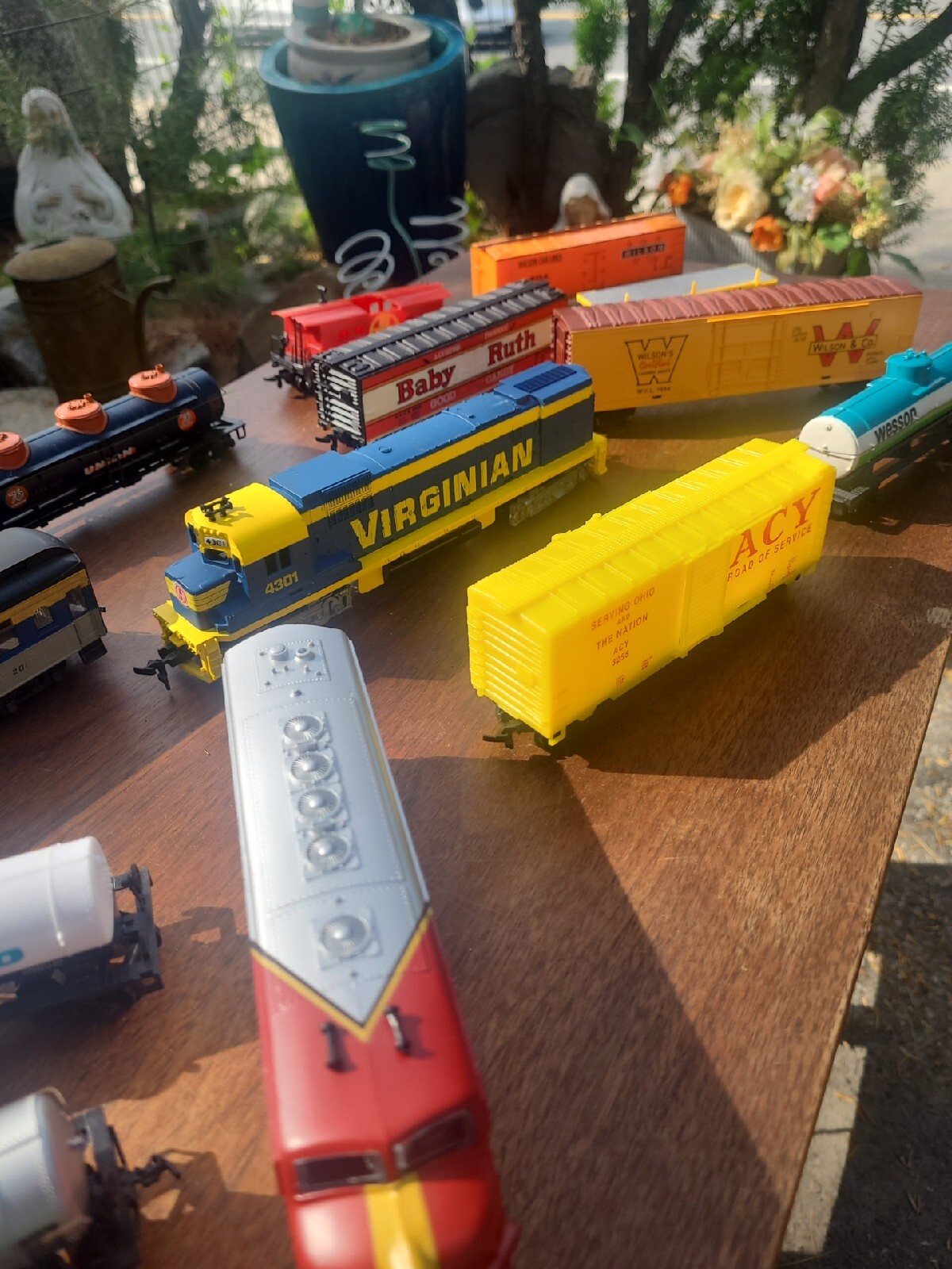 16 Pc. Trains ASSORTMENT + LIFE-LIKE Hobby Transformer SANTA FE VIRGINIAN others