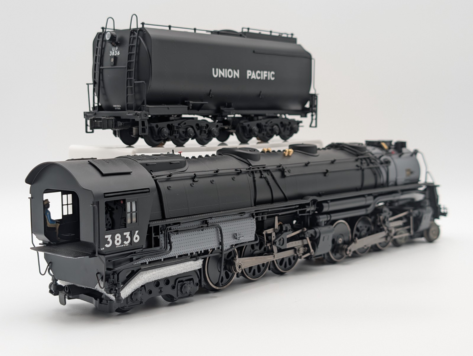 Lionel 2331211 Union Pacific LEGACY Challenger #3836
