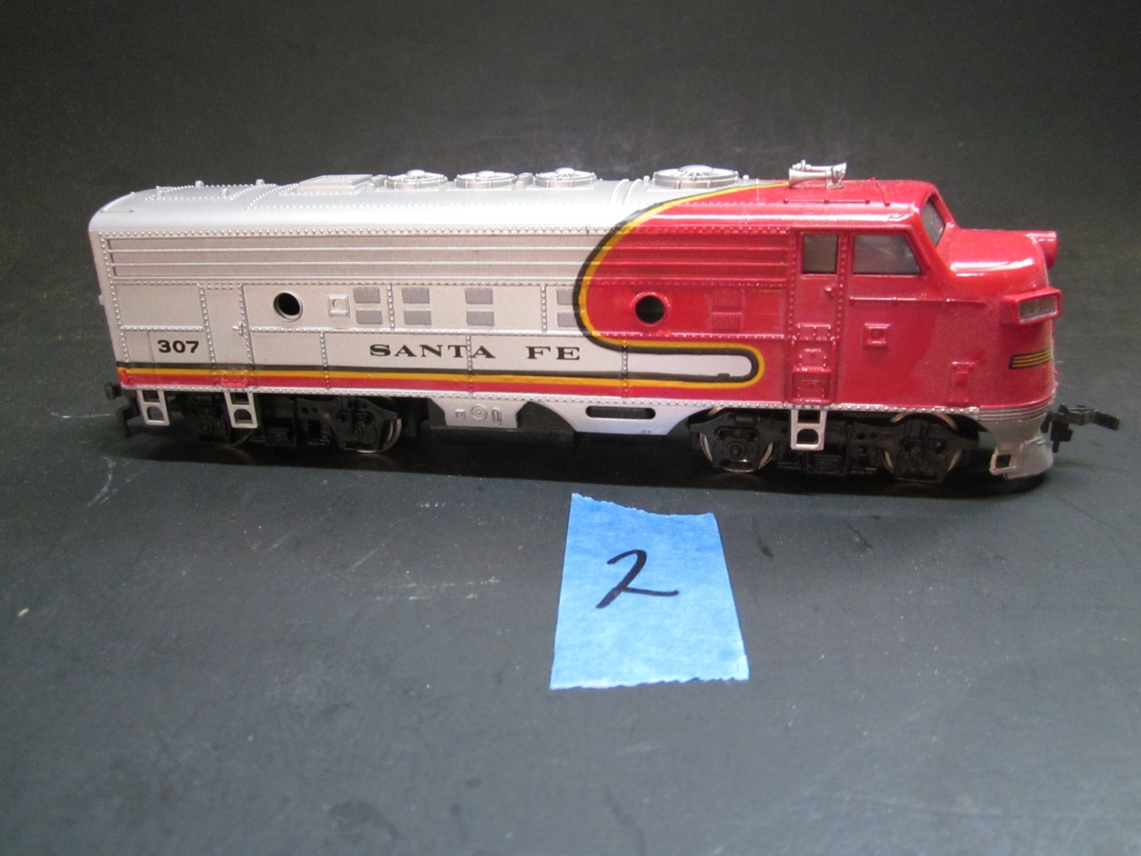 Bachman HO Scale Santa Fe 307 Diesel Locomotive – Works