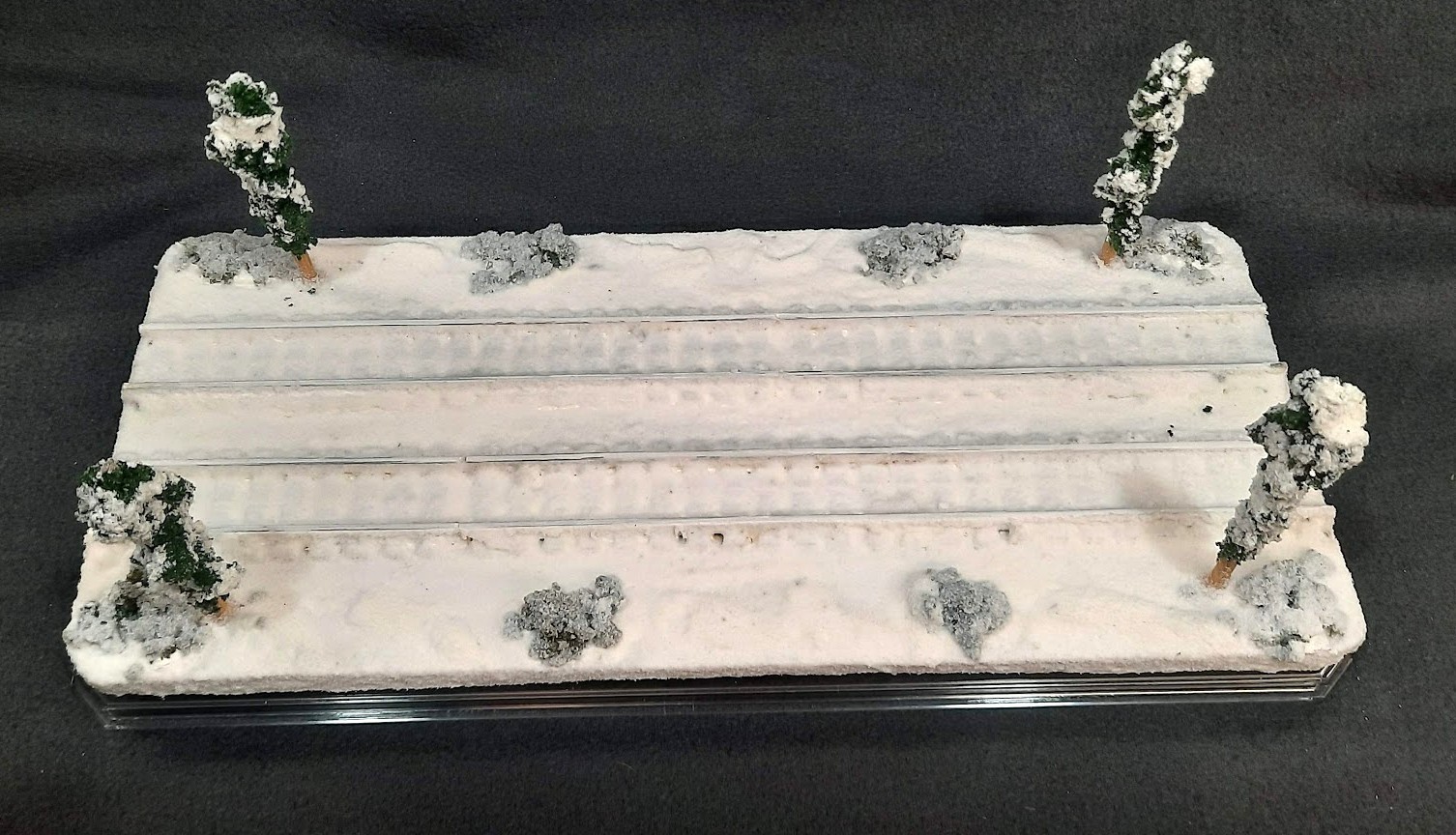 S SCALE 16″ DOUBLE TRACK DISPLAY CASE- “WINTER SCENE”-FOR ANY S TRAINS