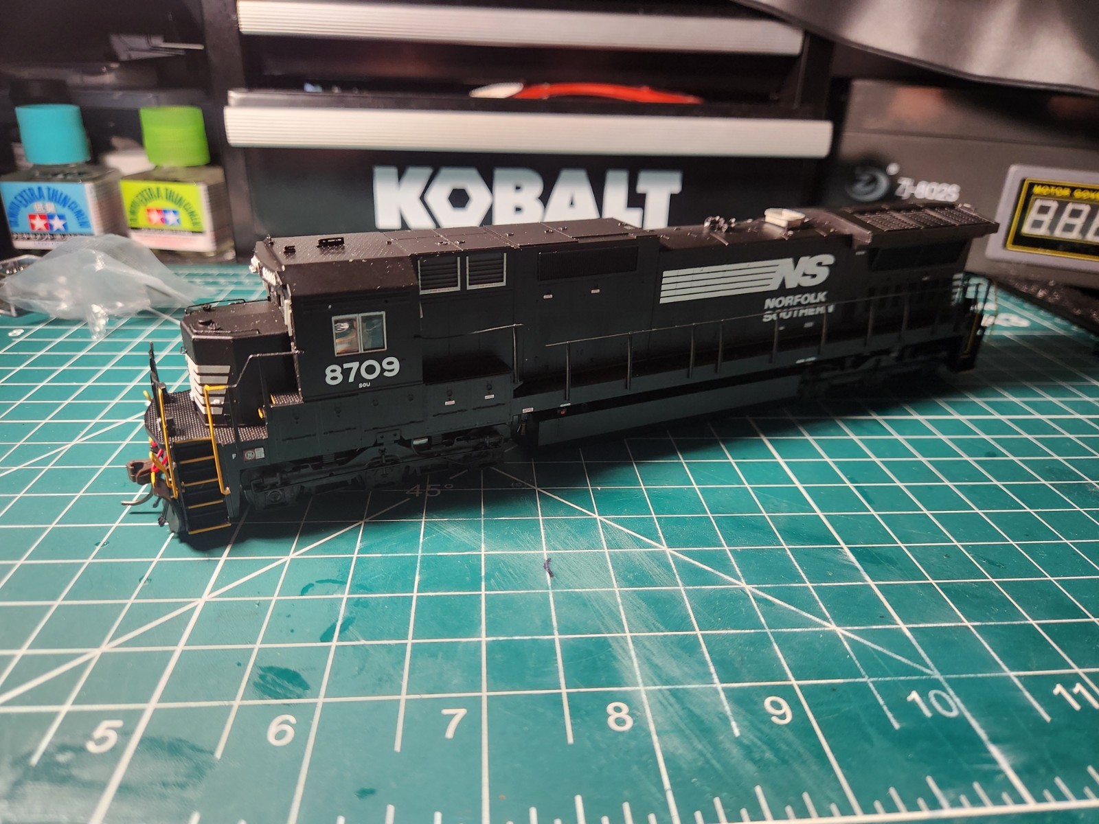 Atlas HO GE C40-8 Dash 8-40C Norfolk Southern NS #8709 DCC/SND LED 10004213