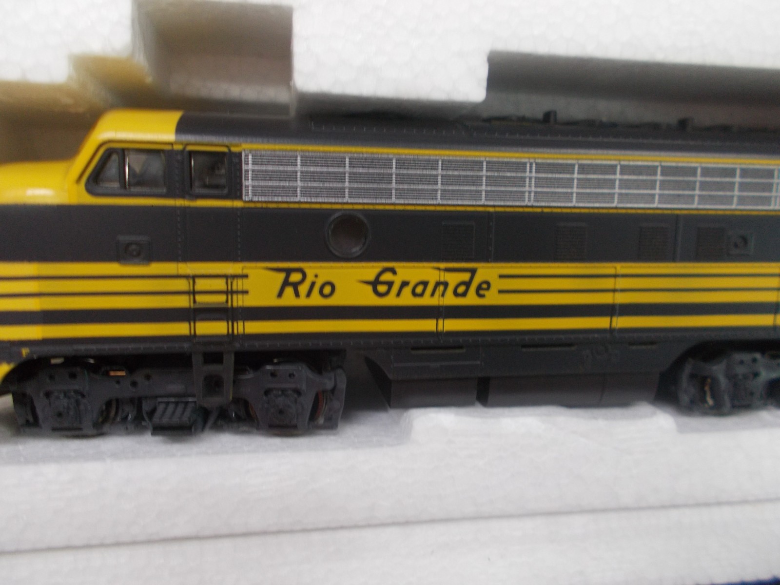 STEWART / KATO ~ RIO GRANDE F7A & F7B BOTH POWERED LOCOMOTIVES~NIB~HO SCALE