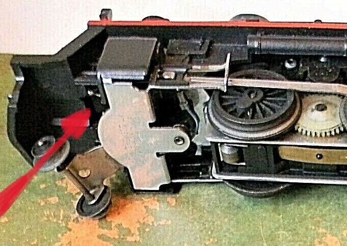 Lionel AC 2-4-2 Locomotive ~ PENNSYLVANIA ~ Light, Sound & Smoke Rd# 8141 – O