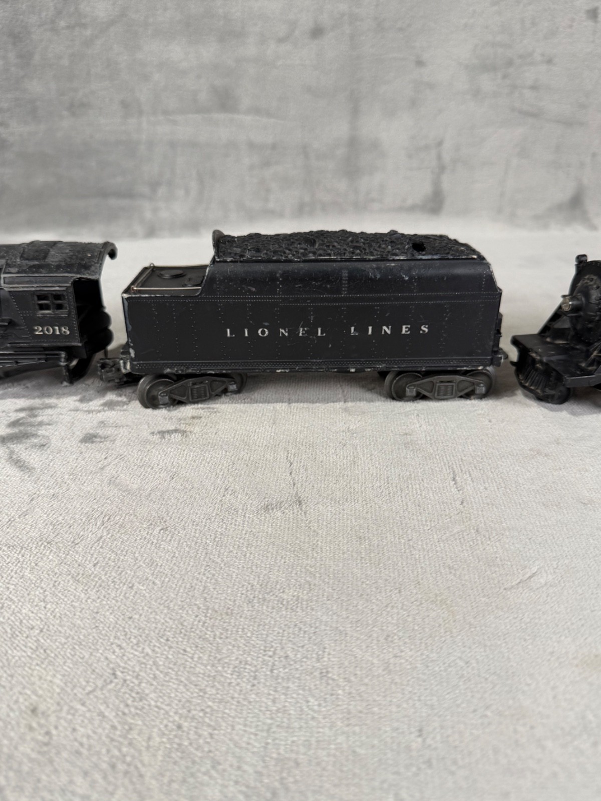 Vintage 1950s Lot of 3 LIONEL 6466WX 027 Gauge No 1130 & 2018 Locomotive Trains