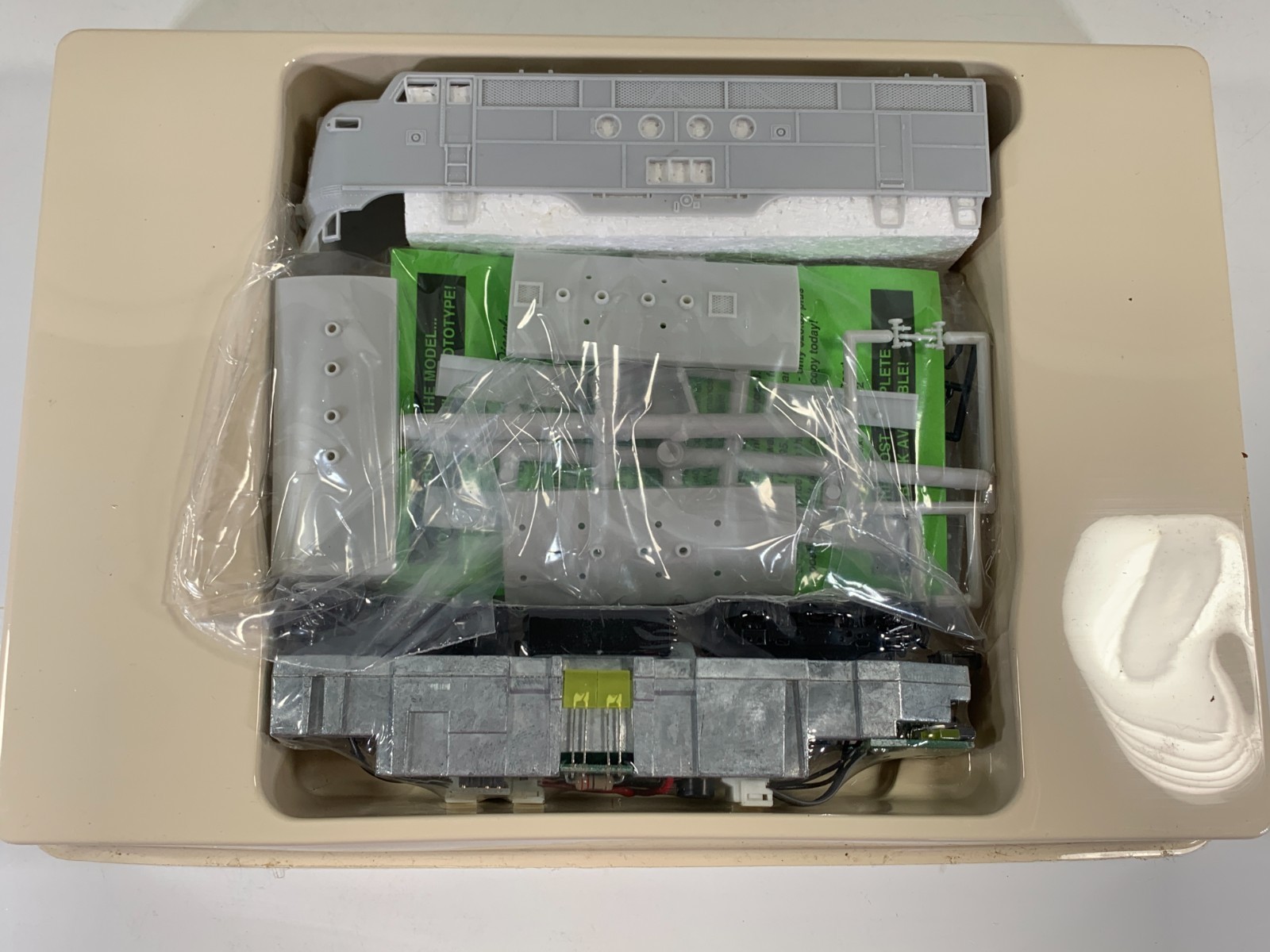 HO Stewart Hobbies 5003 FT AB Set Undecorated Diesel Kit (double headlights)