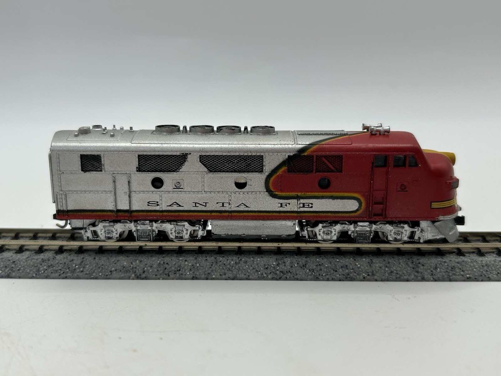 N Fleischmann 7232 Santa Fe F7 Diesel Locomotive – (TESTED)