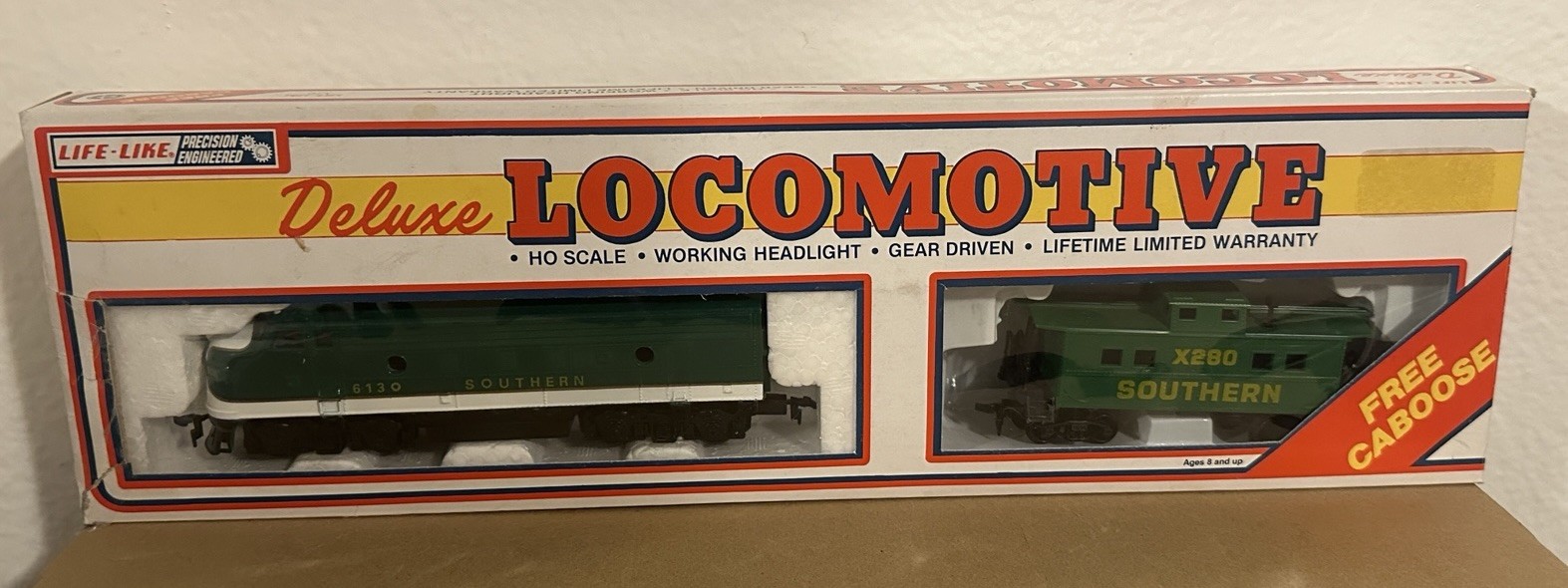 Deluxe Locomotive F-7 Loco Caboose Southern 8674 Life-Like Original Box