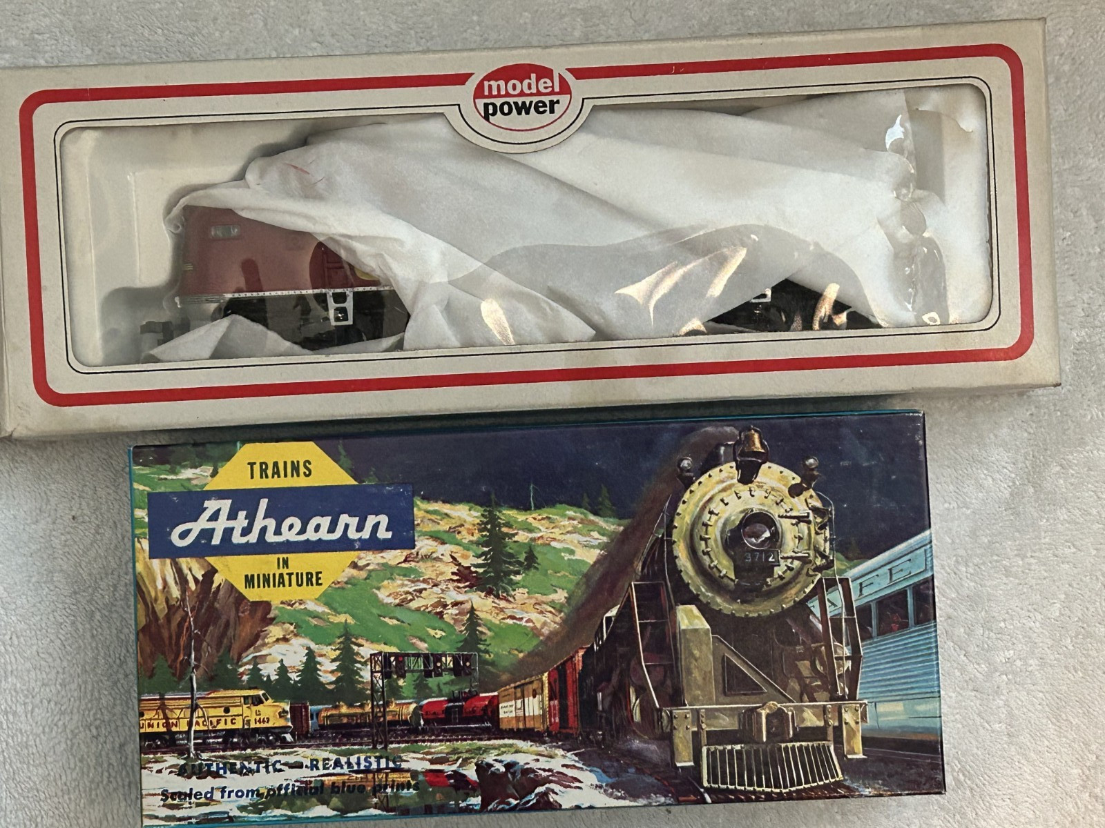 HO Scale Santa Fe F3A F7B Locomotive Set Model Power 6730 Athearn Warbonnet NIB