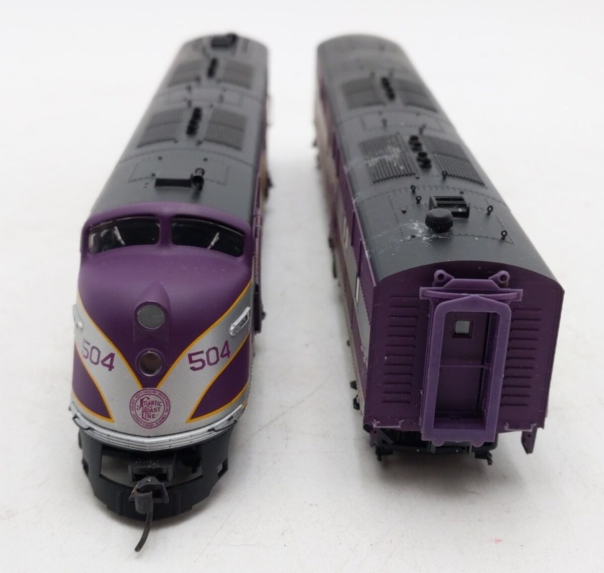 Life Like HO Scale Atlantic Coast Line Diesel Locomotive AB Set #504 EX