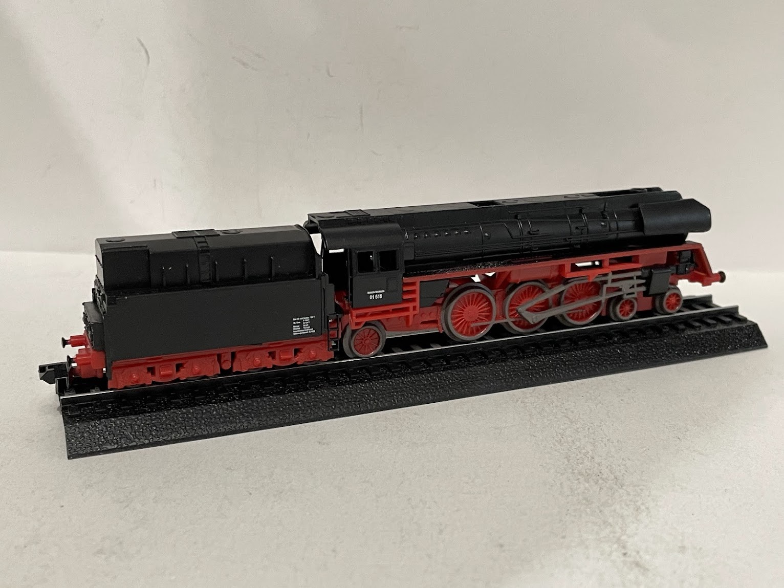 BR01 DR Train Railroad locomotive scale N 1:160 DelPrado