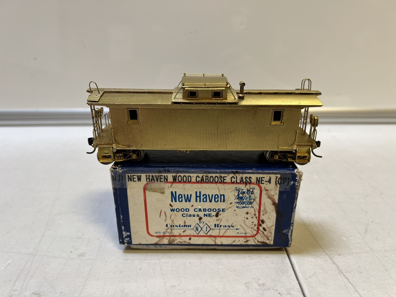 HO Scale NJ Custom New Haven Wood Caboose NE-4 RS-670 *ROB