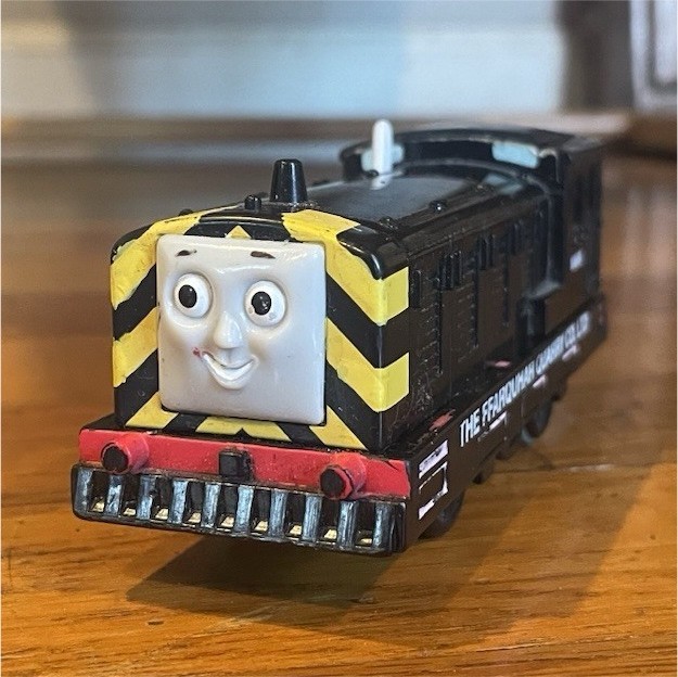 Thomas & Friends 2009 Mattel Trackmaster Mavis works and runs well