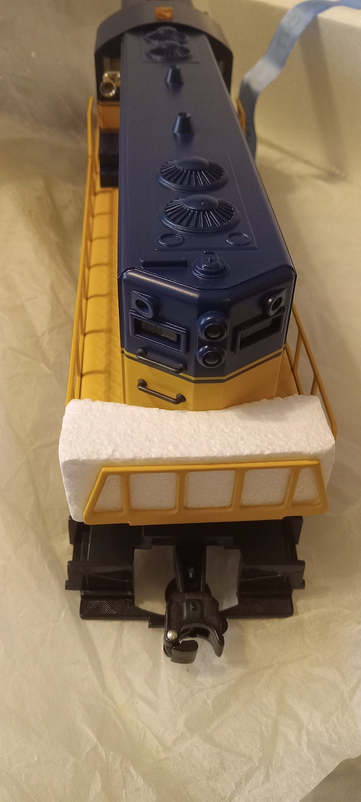Lionel 6-28839 O Gauge Alaska GP-7 Diesel Locomotive NIB strobe light. sounds