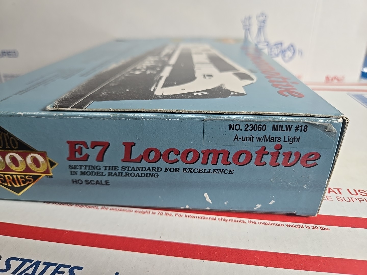 PROTO 2000 HO E7 MILWAUKEE ROAD LOCOMOTIVE #18 A-UNIT w/ Mars Light