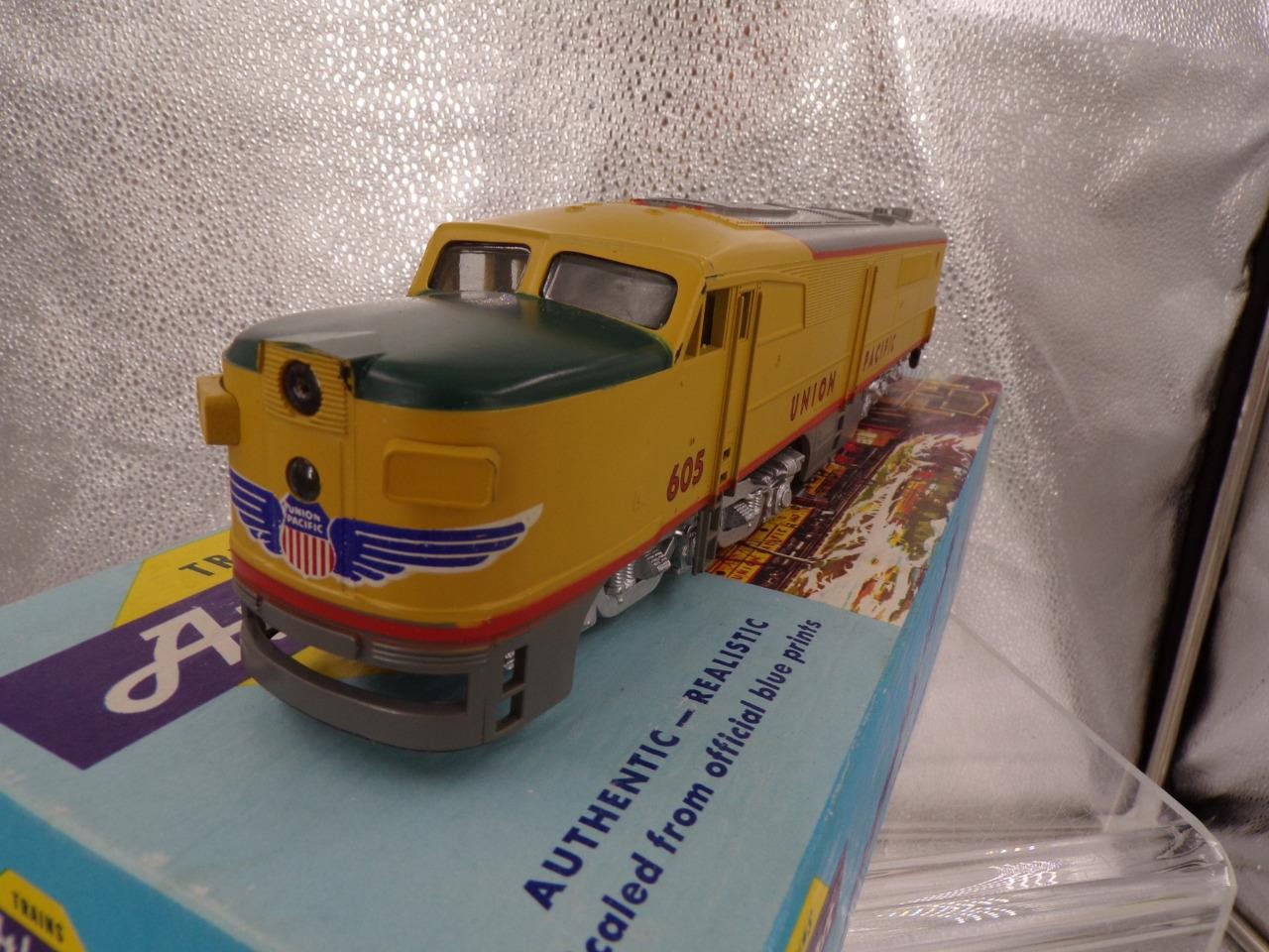 Boxed Athearn Union Pacific PB-1 power unit 3347 HO gauge 1K68