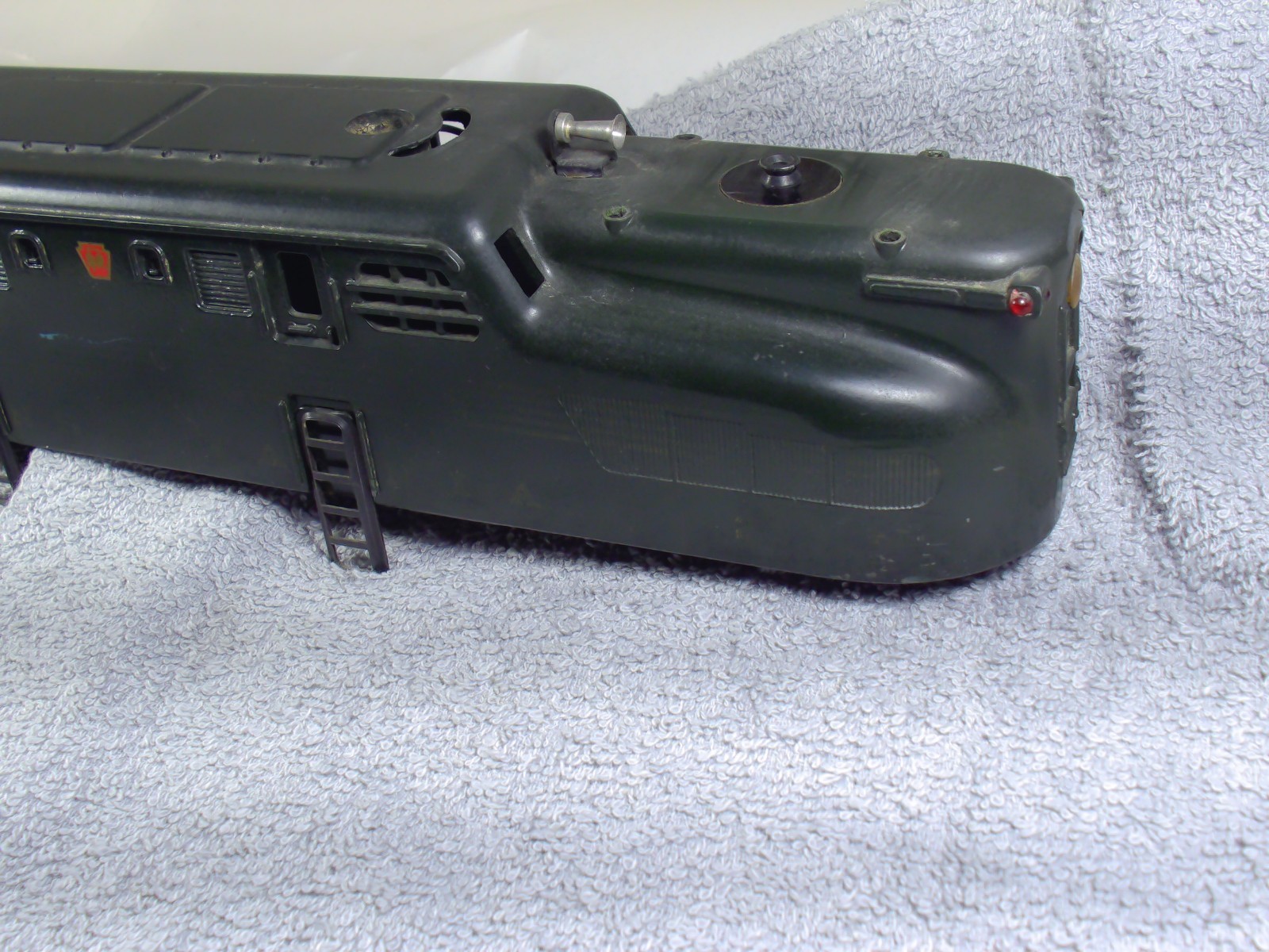 Vintage Lionel GG1 Electric Locomotive body cab shell for resto or use as is