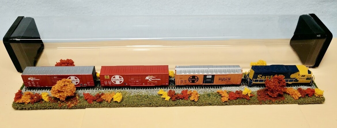 Z SCALE 14″ DISPLAY TUBE – ‘FALL FOLIAGE SCENE’- FOR ANY Z LOCOS AND CARS