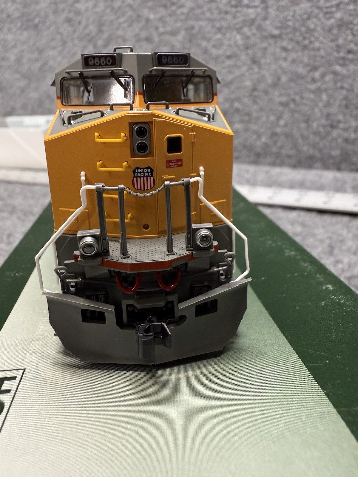 KATO HO Scale #37-6633-LS GE C44-9W Locomotive Union Pacific #9660 w/DCC & Snd