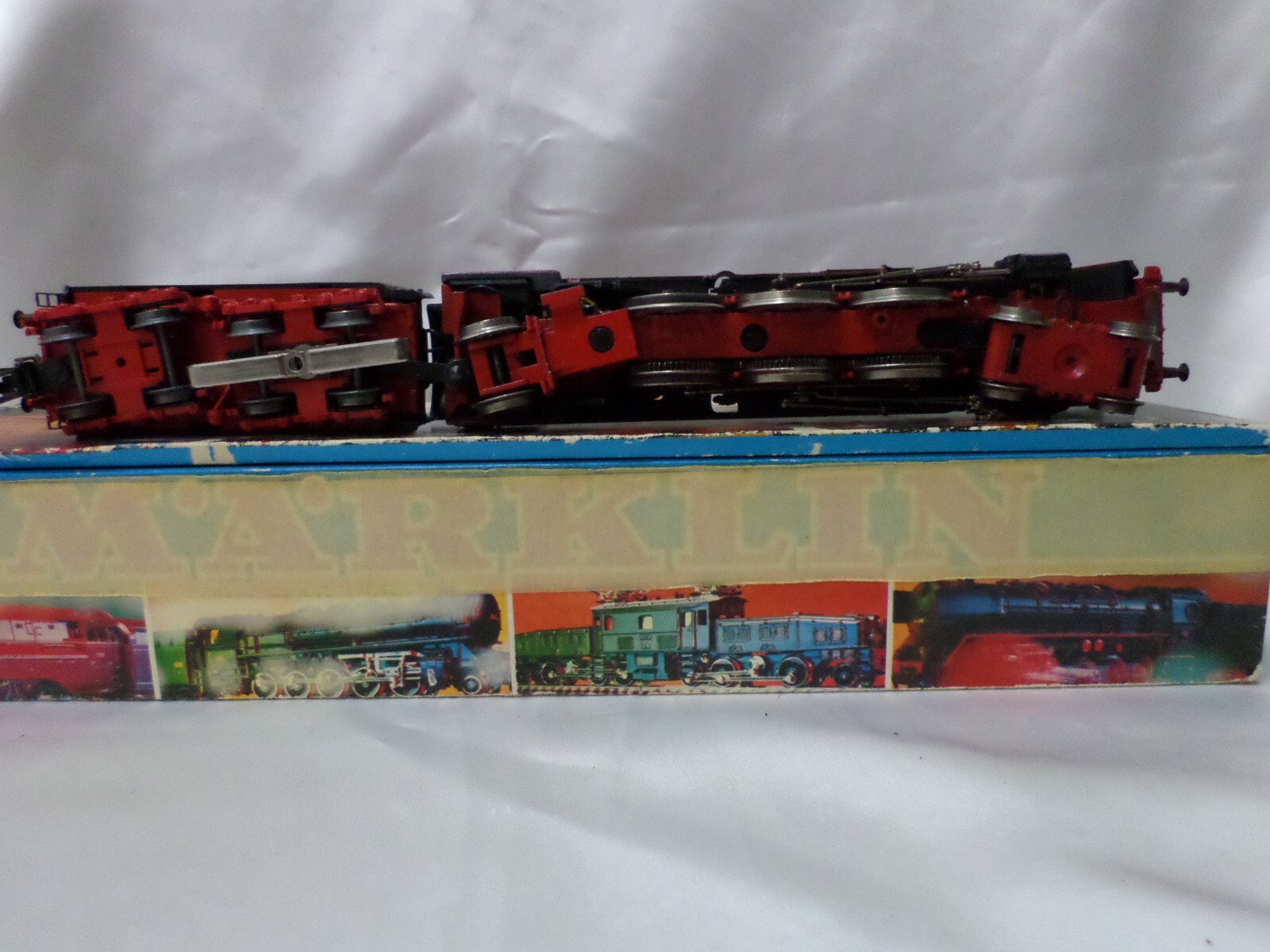 Marklin 3085 HO Steam Locomotive with Tender, 3 Rail, Analogue