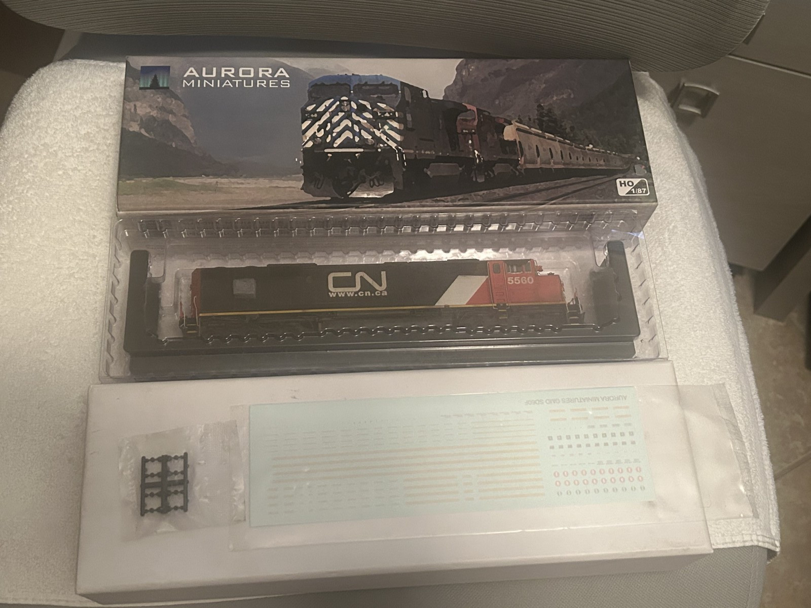 HO Scale Aurora Miniatures SD60FCN #5560 DCC And Sound
