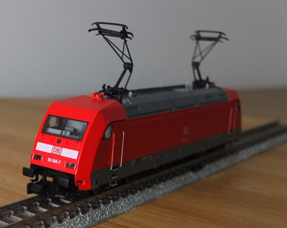 Fleischmann 7355 K N gauge DB BR 101 electric locomotive in red livery