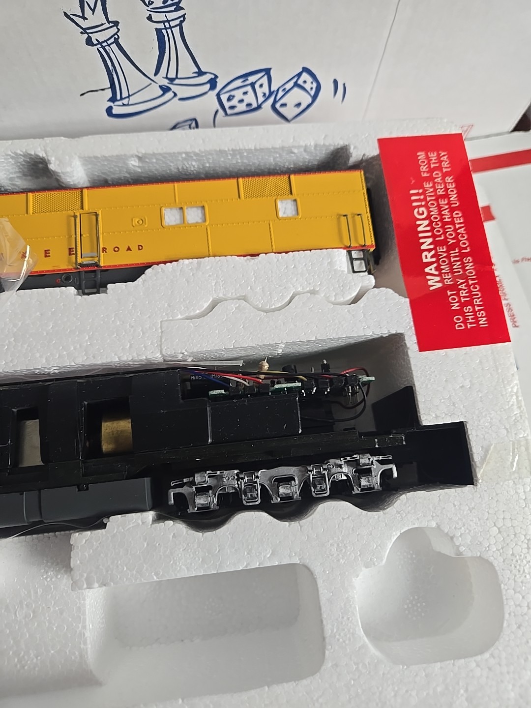 PROTO 2000 HO E7 MILWAUKEE ROAD LOCOMOTIVE #18 A-UNIT w/ Mars Light