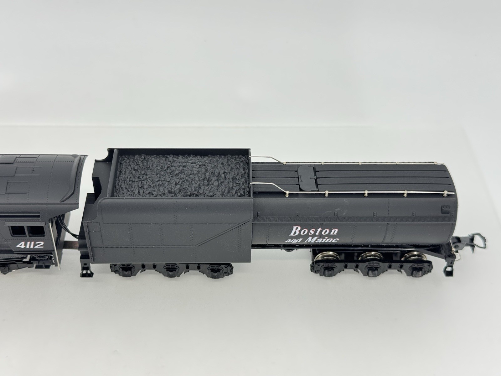 HO Mehano M646 Boston & Maine 4-8-2 Mountain Steam Locomotive B&M #4112