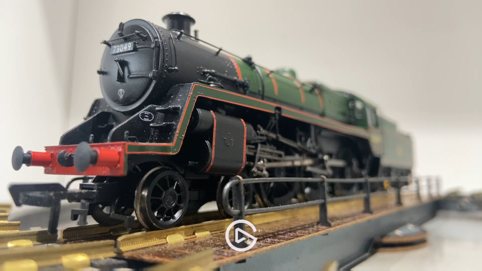 Bachmann Branchline 32-508 Standard Class 5MT 73049 BR Green Late Crest DCC