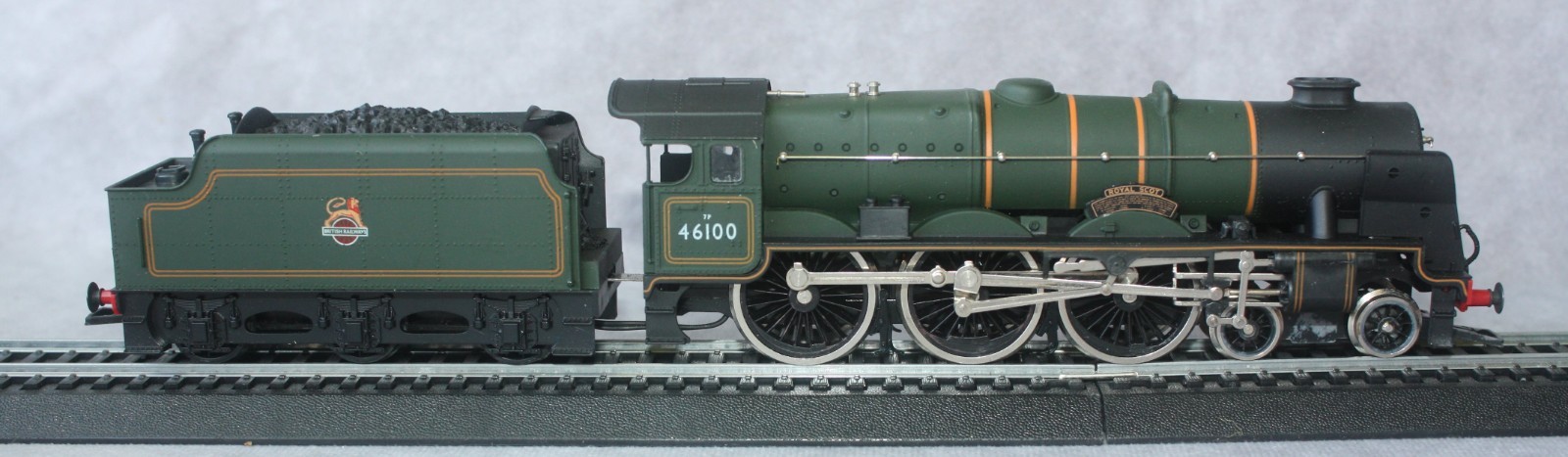 AIRFIX Railways System OO Scale Royal Scot Locomotive 54121-3