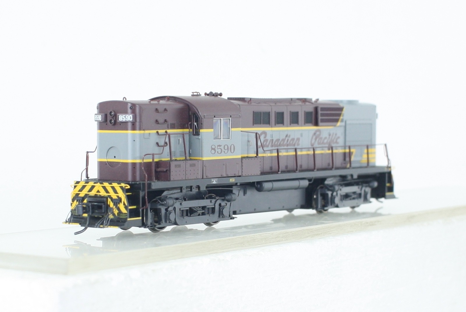 HO Scale Proto 1000 Canadian National RS-10 Switcher #8590 See Description