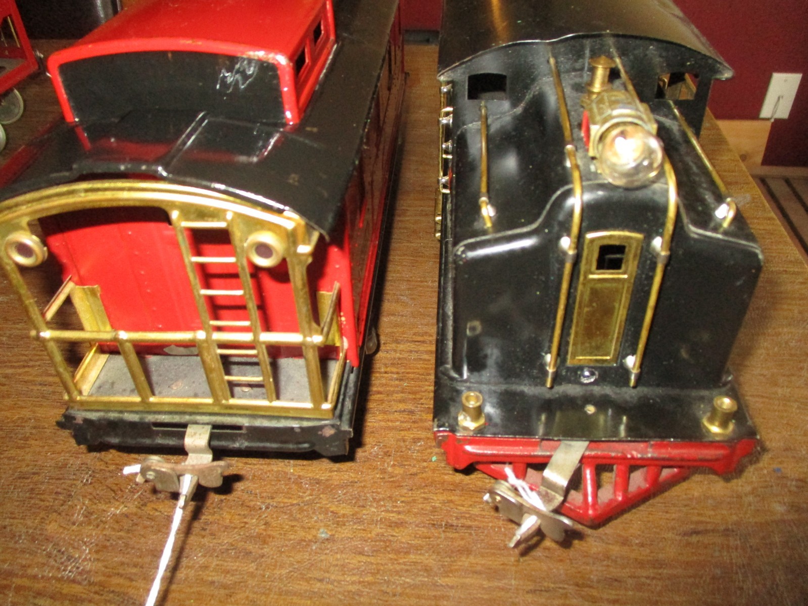 COAL TRAIN black 318E 516 516 516 and red/black caboose 1929