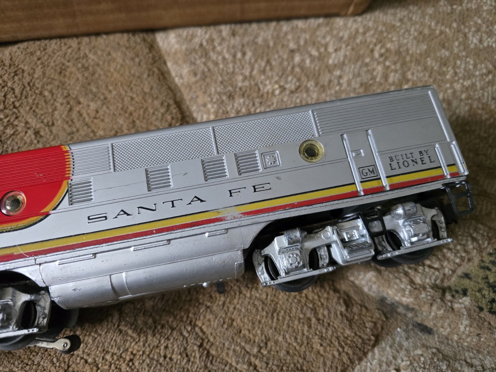 Lionel O Gauge Diesel Locomotive Santa Fe 2353P 1:48 Silver Red
