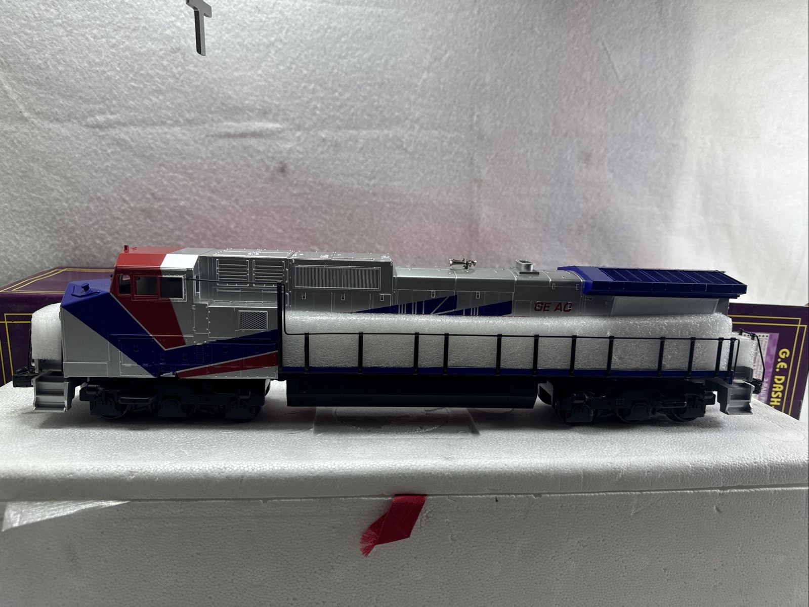MTH 3 Rail O Gauge Dash 9 Diesel Locomotive #2160 For Train Set Layout