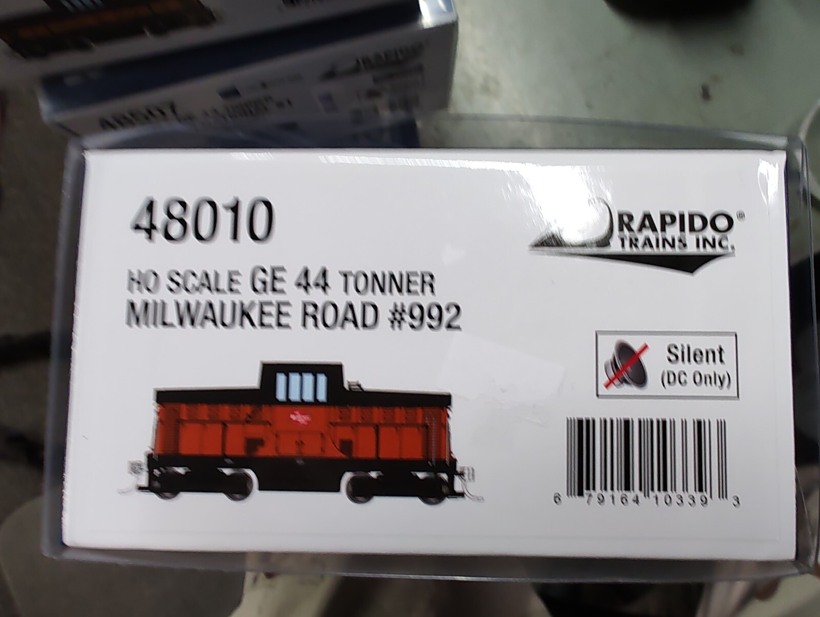 Rapido HO 48010 HO GE 44 Tonner (DC/Silent): Milwaukee Road: #992