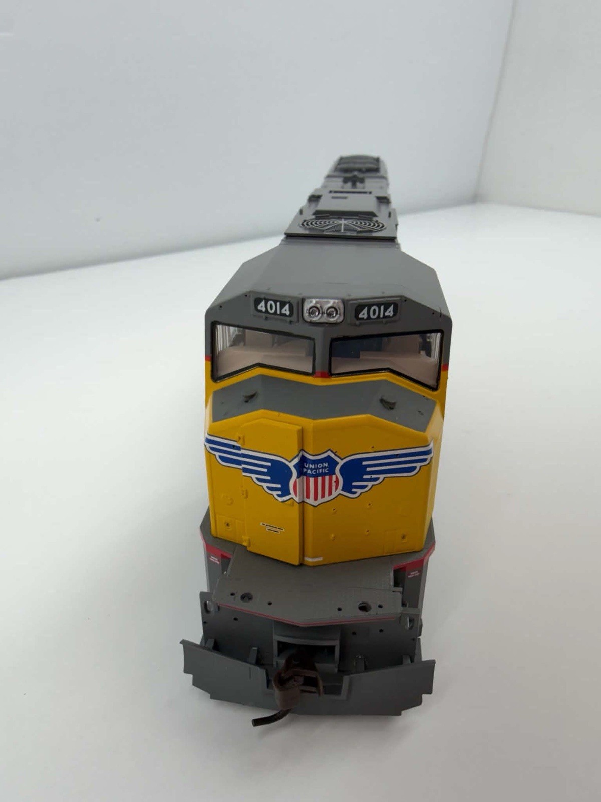 Genesis Athearn HO SD70M Union Pacific #4014 0G6152 Diesel Locomotive MINT OOP