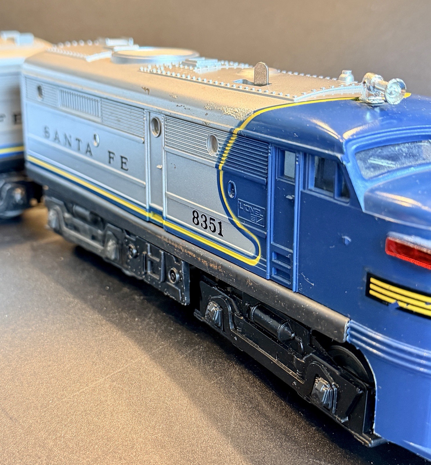 Lionel 8351 Santa Fe Alco A-A Diesel Locomotive Pair O Gauge Both Run No Box