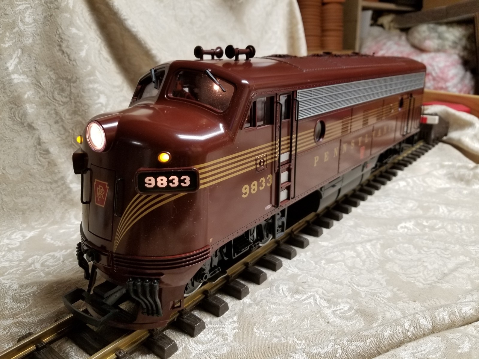 LGB 25570 & 25582 PRR Pennsylvania F7A & F7B Diesel Engines – Lights/Sound NEW