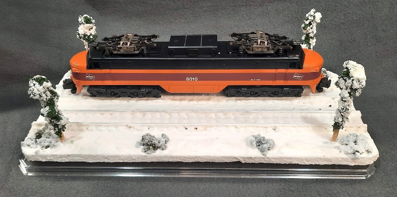 S SCALE 16″ DOUBLE TRACK DISPLAY CASE- “WINTER SCENE”-FOR ANY S TRAINS