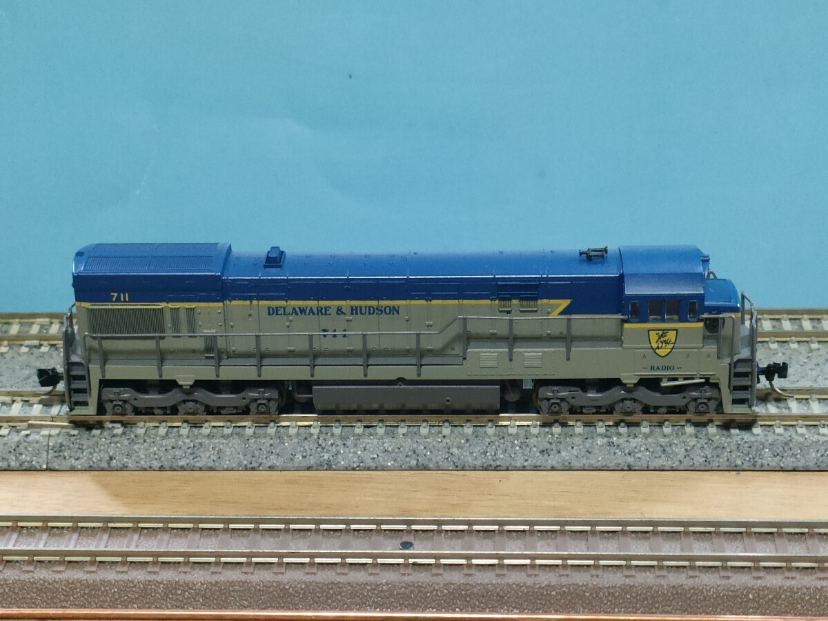 KATO USA 176-175 U30C Delaware Hudson Diesel Locomotive KD Coupler Used in Japan