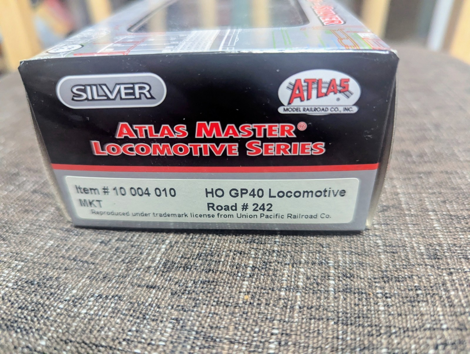 Atlas 10 004 010 HO GP40 DCC Ready MKT 242 New In Box
